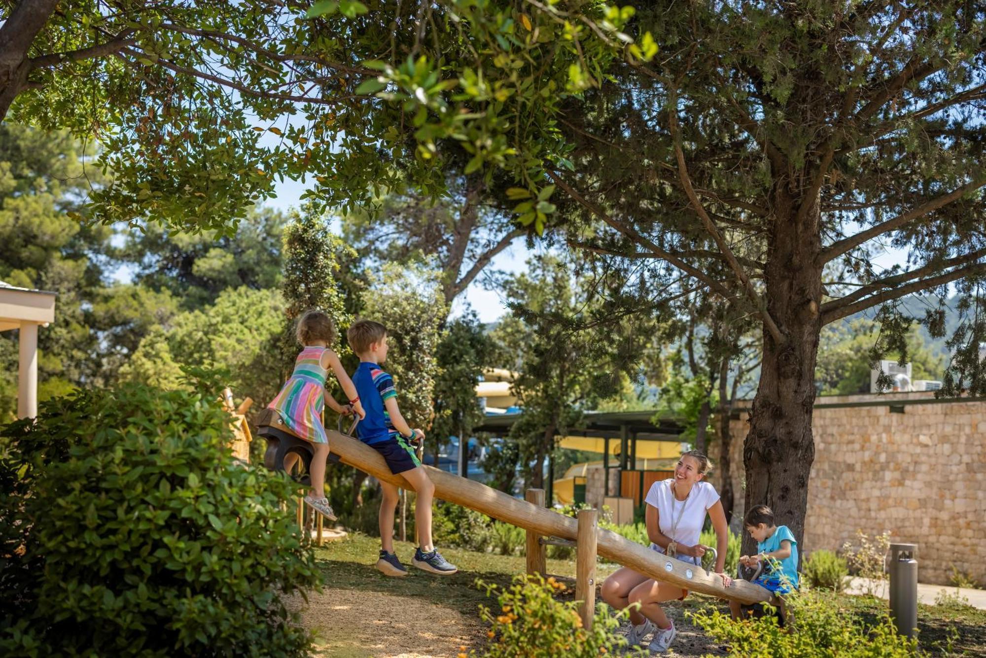 Valamar Amicor Resort Stari Grad  Ngoại thất bức ảnh