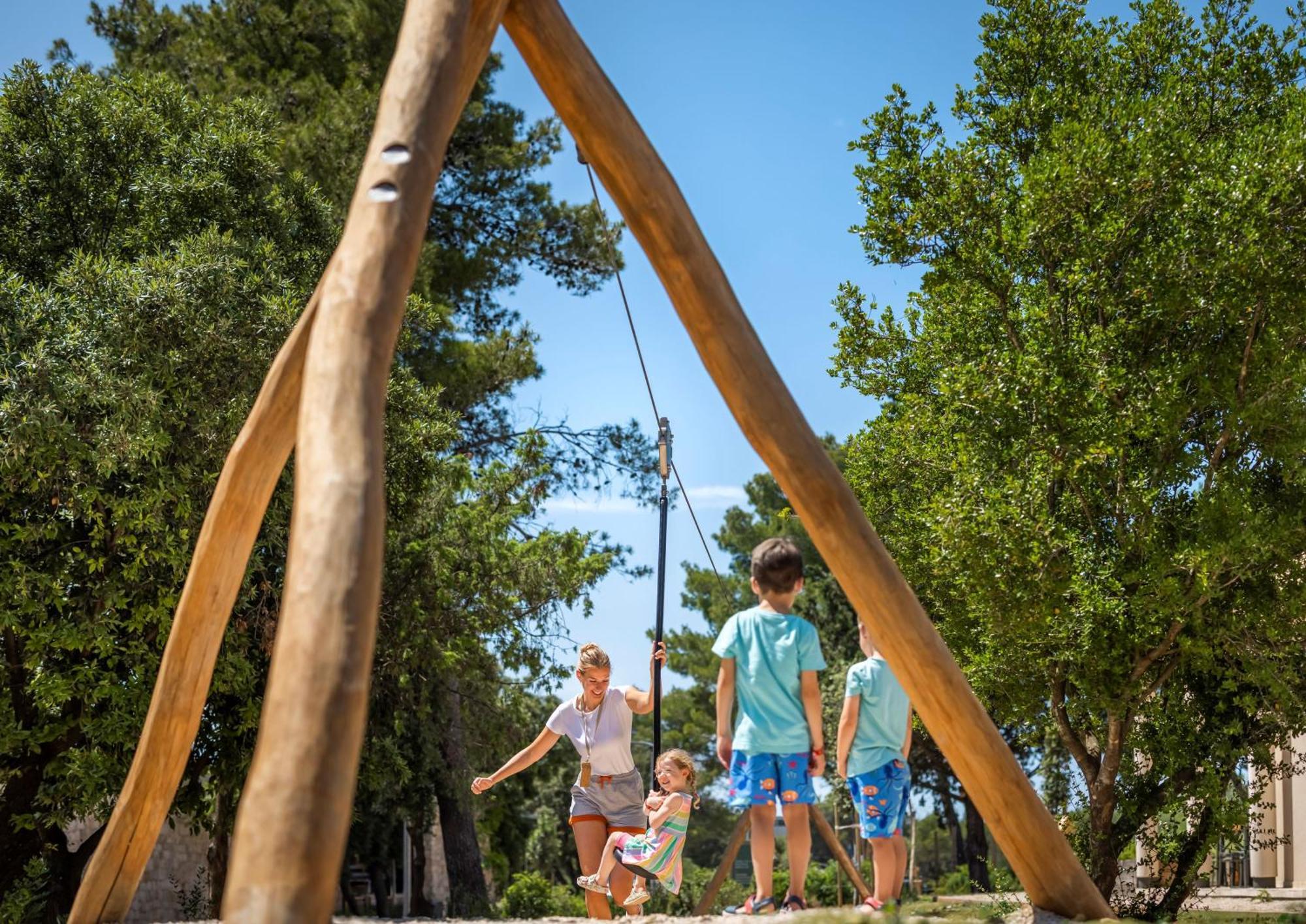 Valamar Amicor Resort Stari Grad  Ngoại thất bức ảnh
