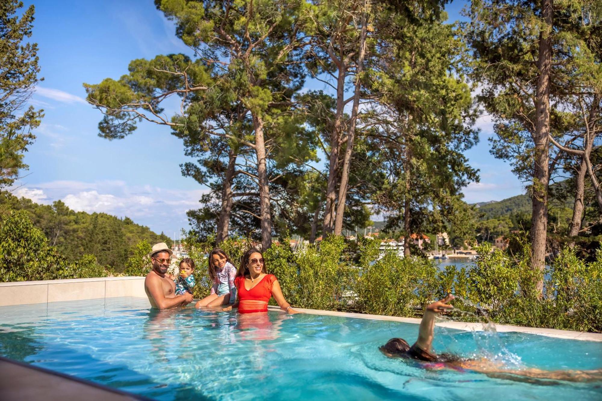 Valamar Amicor Resort Stari Grad  Ngoại thất bức ảnh