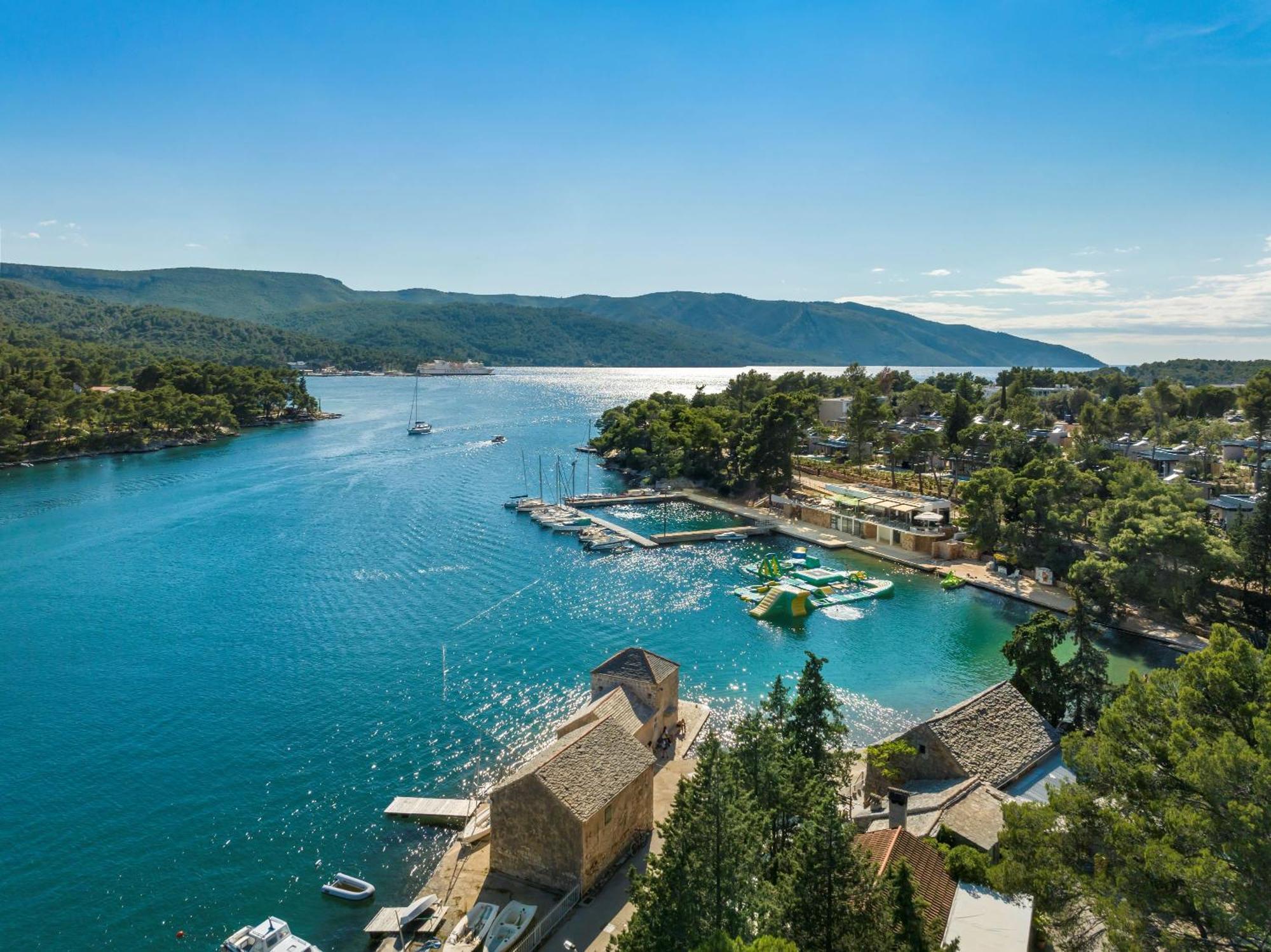 Valamar Amicor Resort Stari Grad  Ngoại thất bức ảnh